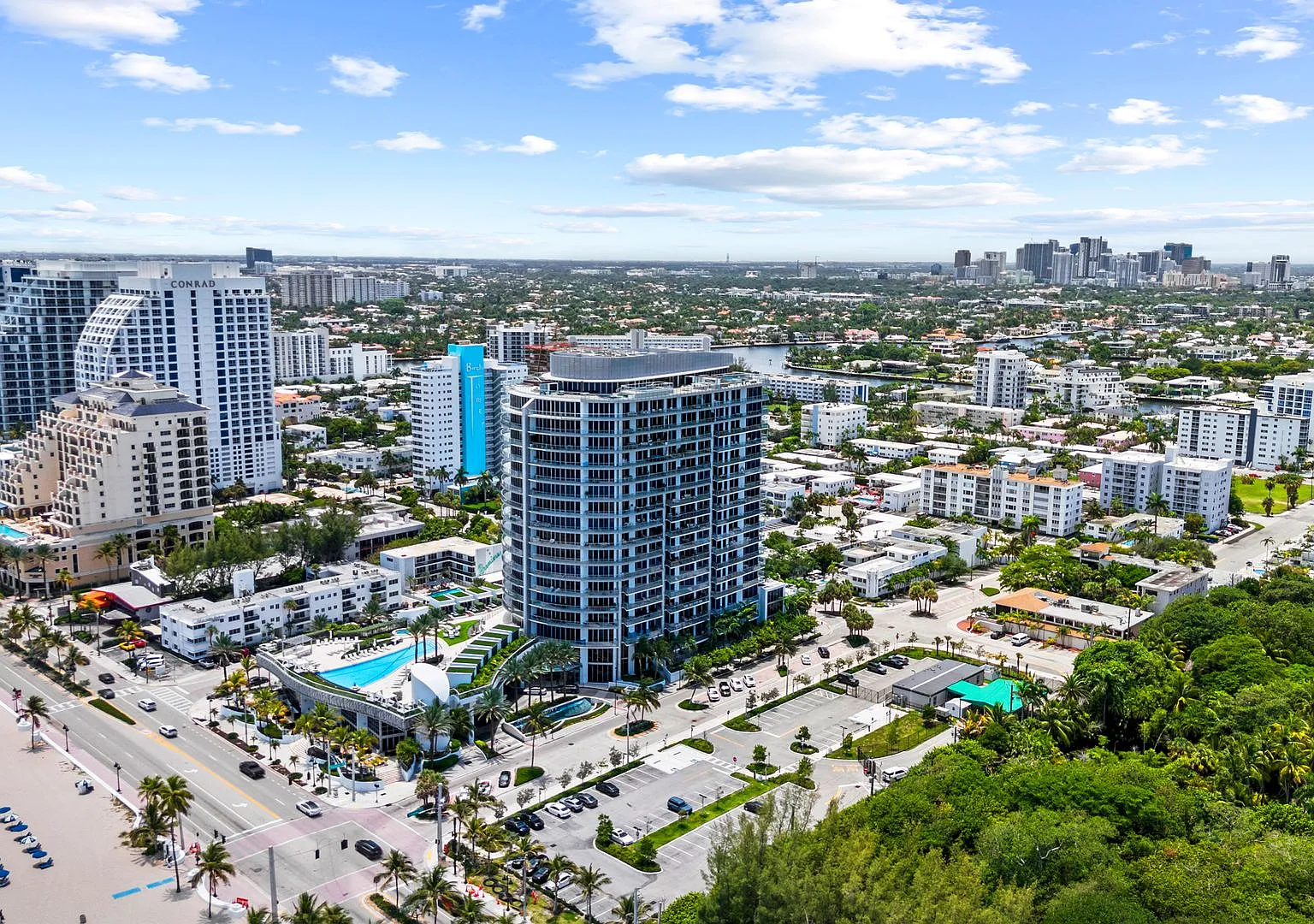 Luxury Beachfront Living at Its Finest Fully Furnished Condo in Prime Fort Lauderdale Location! — Photo 1