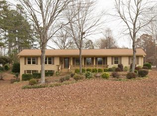 1095 Roberts Dr, Sugar Hill, GA 30518