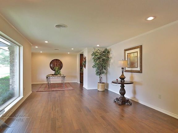 4th image of 2618 Gilmer Ave