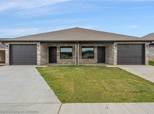 10415 A & B Preston Ct, Fort Smith, AR 72916