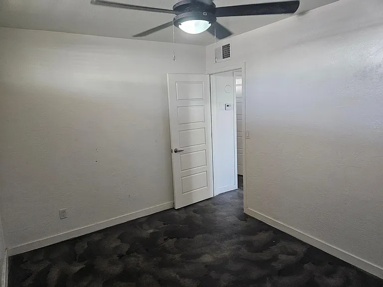 2104 E Fairmount Ave #16A — Photo 14