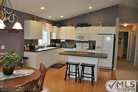 5th image of 7844 Westside Dr