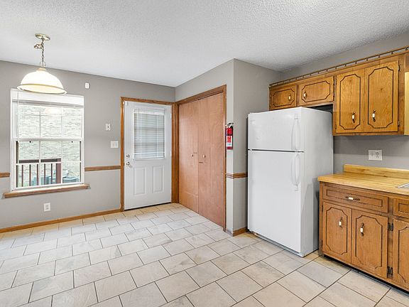 5th image of 329 Audrea Ln APT F