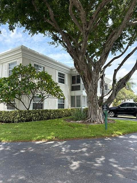 2nd image of 6471 Bay Club Drive #3