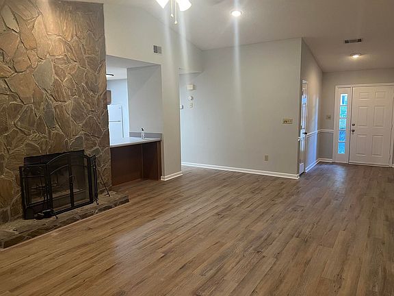 2nd image of 341 Somerset Dr