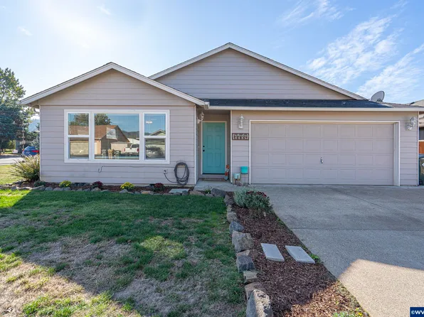 4435 Live Oak St, Sweet Home, OR 97386