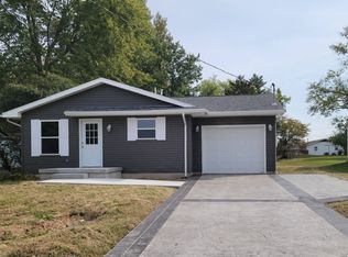 1006 Beech St, Olney, IL 62450