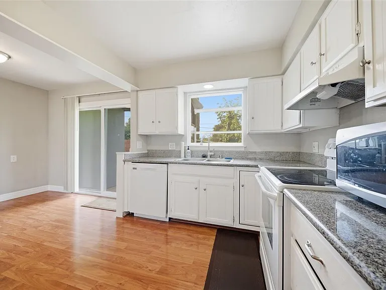2612 Ribier Way — Photo 10