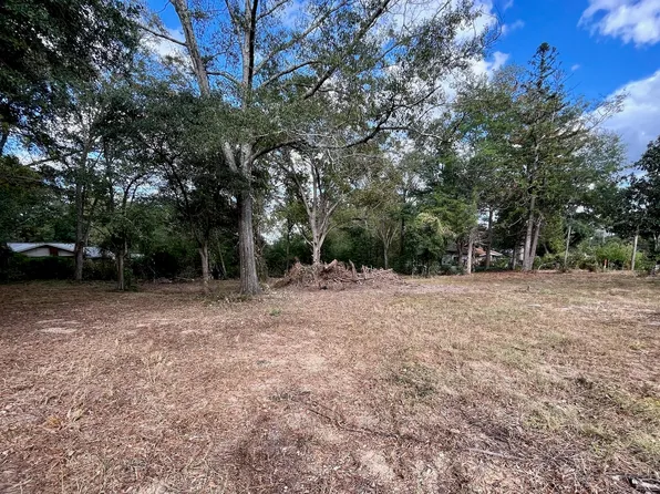 1001 Dogwood Ave, Richton, MS 39476