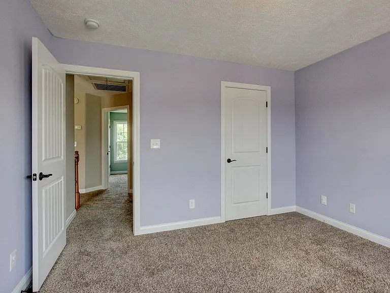 716 Cavalier Dr — Photo 56