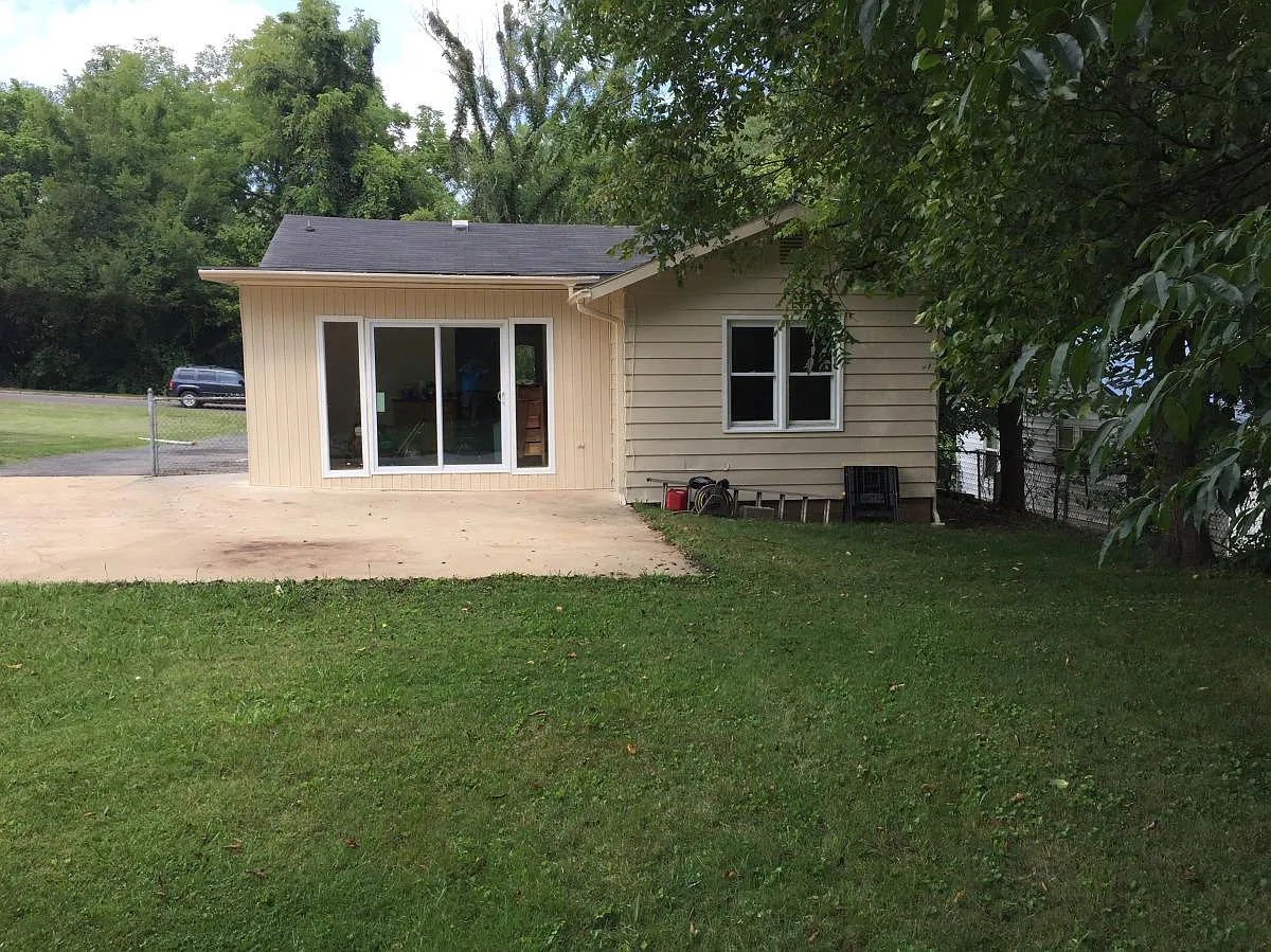 3 bed, 1500 sqft, $1,950 — Photo 2