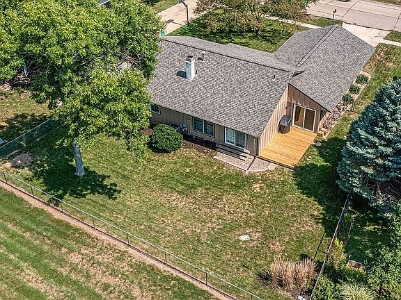 5th image of 6921 Brentwood Dr NE
