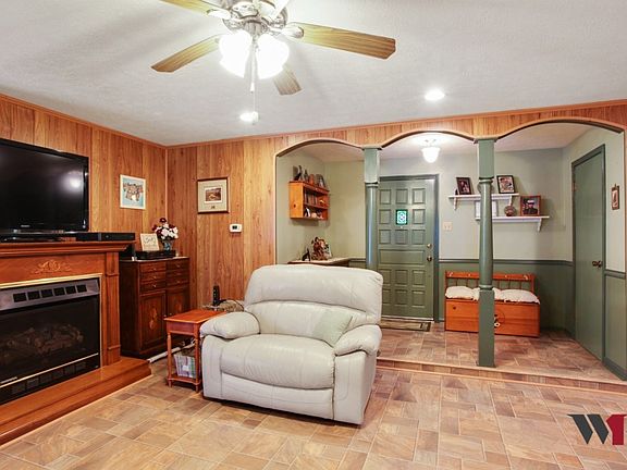 3rd image of 308 Vanessa Ave