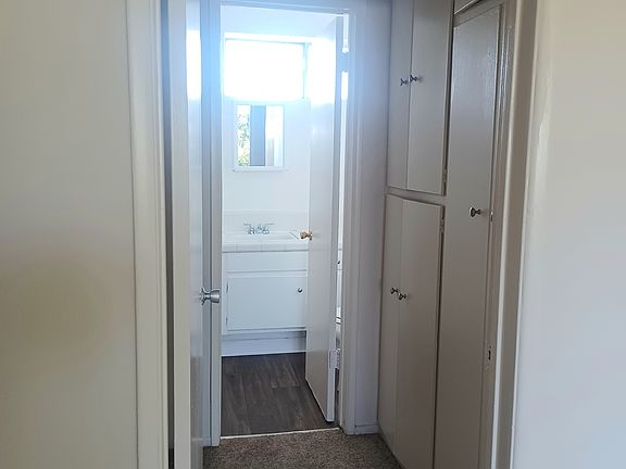 3rd image of 15120 Victory Blvd #50