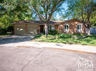 2207 Arapaho Dr, Garden City, KS 67846