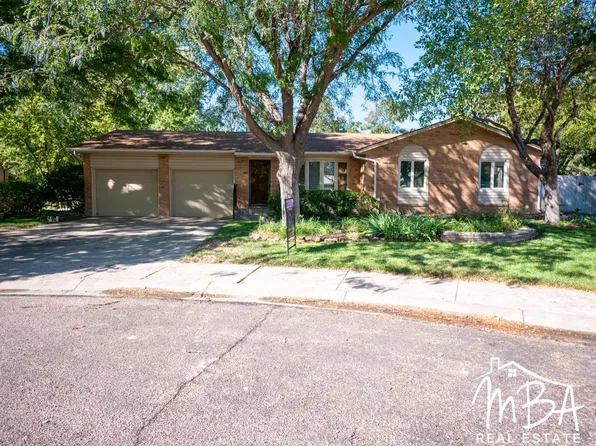 2207 Arapaho Dr, Garden City, KS 67846