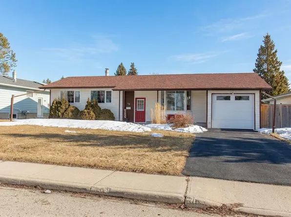 13 N Scott St, Red Deer, AB T4N 0E3