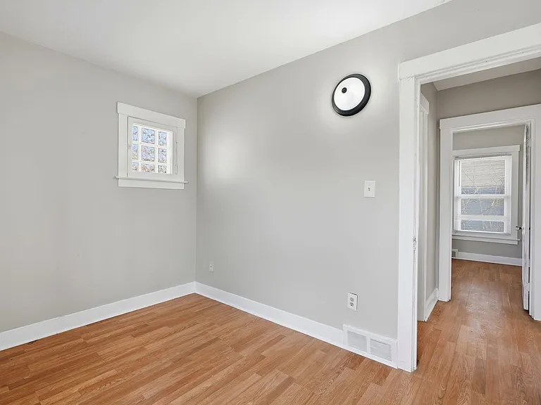 1301 E Muir Ave — Photo 10