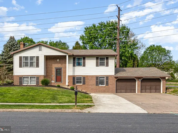 210 Cherokee Dr, Mechanicsburg, PA 17050