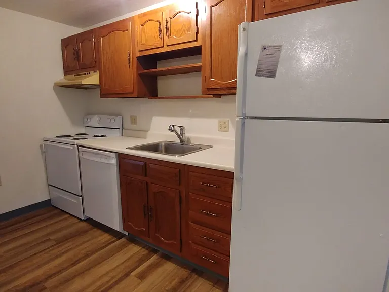 130 NW Larry St — Photo 4