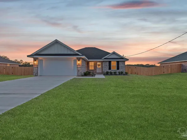 7929 Twin Lake Dr, Milton, FL 32583