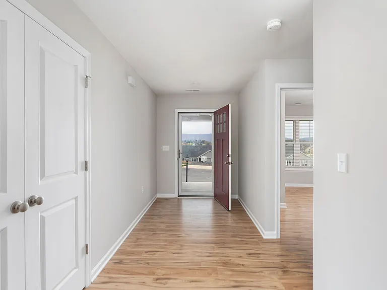 209 Spring Run Ln — Photo 4