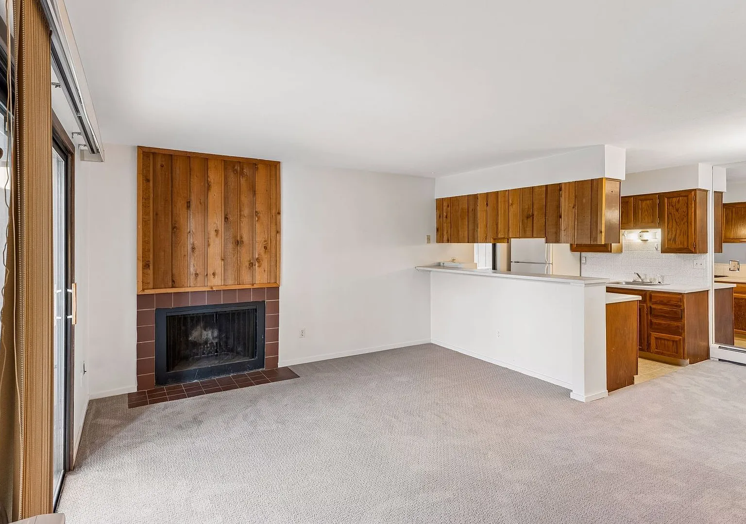 Charming 2B/2B Condo in Boulder - Available Now! — Photo 2
