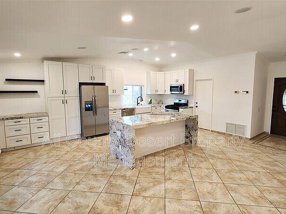 3rd image of 82418 Priscilla Ct
