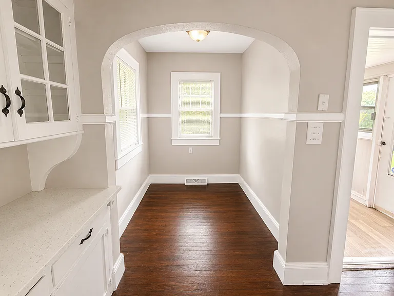 513 Alamance Rd — Photo 7