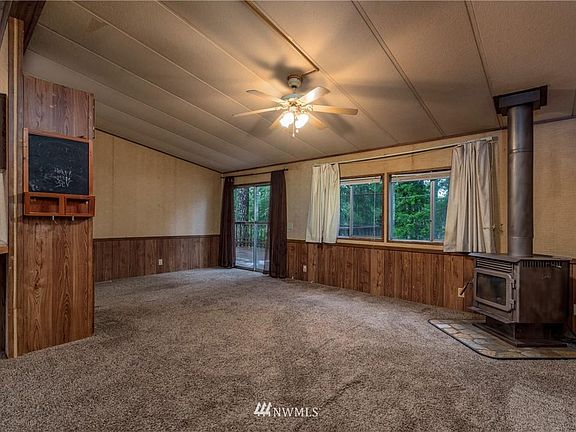 4th image of 210 E Eastlake Dr