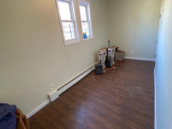 2nd image of 32 Mulberry St APT 1