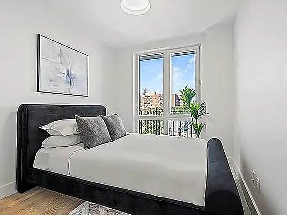 4th image of 1173 Rogers Ave APT 2C