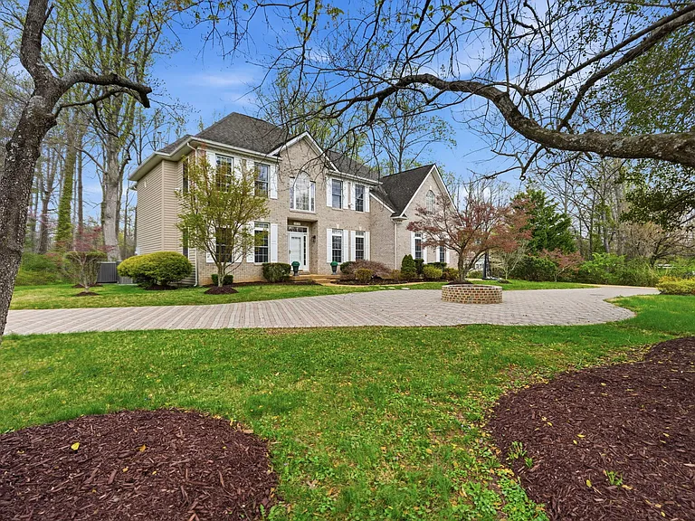 3515 Devon Dr — Photo 1