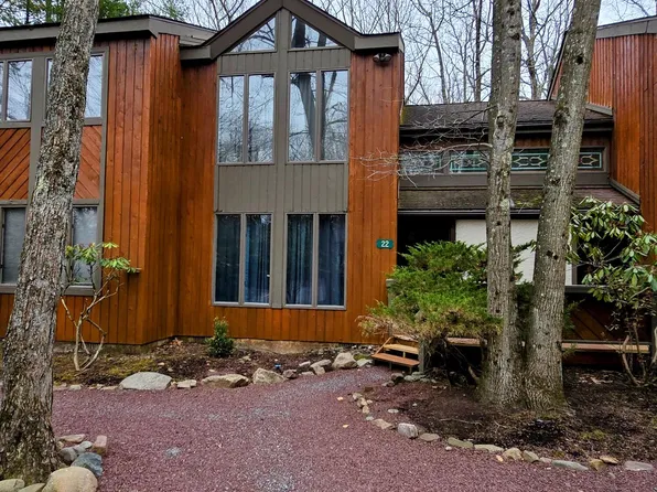 22 Finch Grv, Lake Harmony, PA 18624