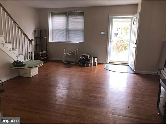 3rd image of 208 Blythe Ave