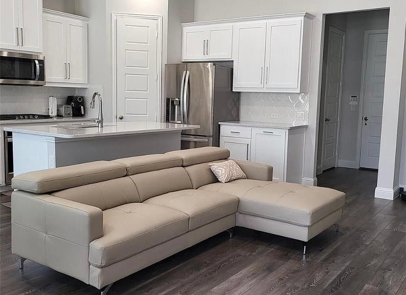 1st image of 1901 Melinda Ln