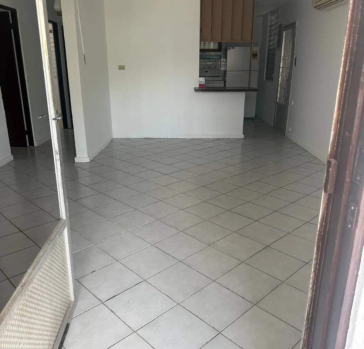 3 bed, 2.0 bath, 1100 sqft, $1,100 — Photo 2