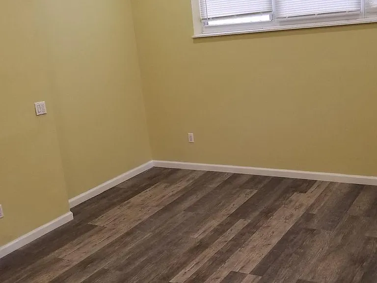 1120 Locust St #101 — Photo 8