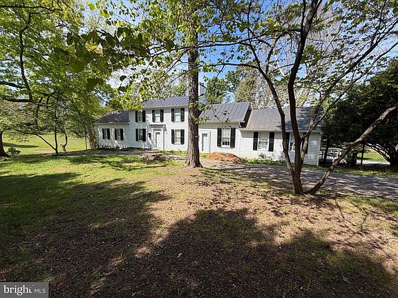 2nd image of 1105 Bishop Meade Rd