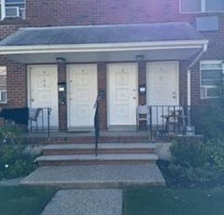 2nd image of 228 Marion St #2