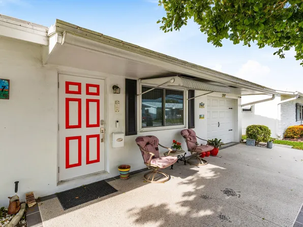 527 SW 16th Street, Boynton Beach, FL 33426