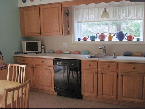Kitchen (left view)