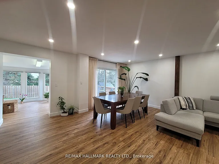 23 Ironshield Cres — Photo 2