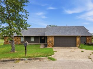 300 Ridgecrest Ct, Bartlesville, OK 74006