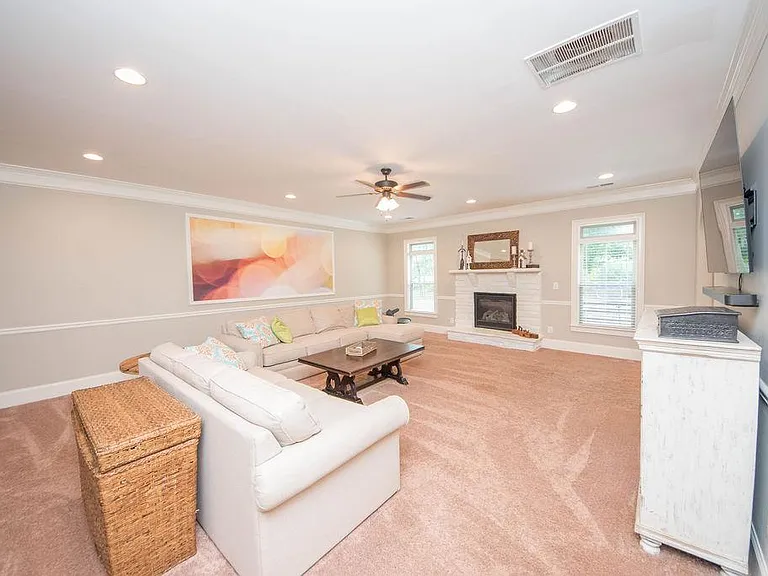 270 Savannah Dr — Photo 10