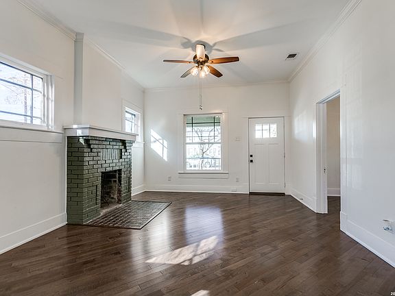 4th image of 204 Queen Anne