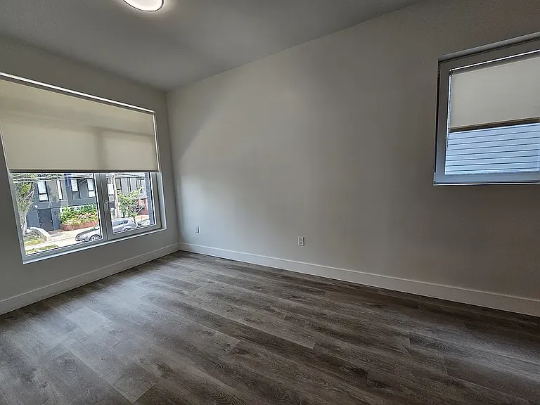 1595 New York Ave #4D — Photo 2