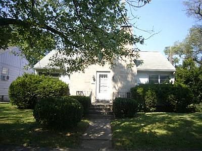 2nd image of 222 Monroe St