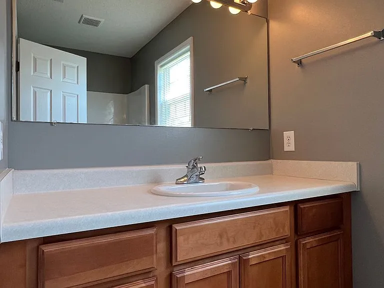 304 Mann St — Photo 29