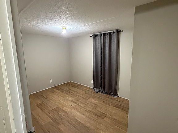 4th image of 623 1/2 Helena St